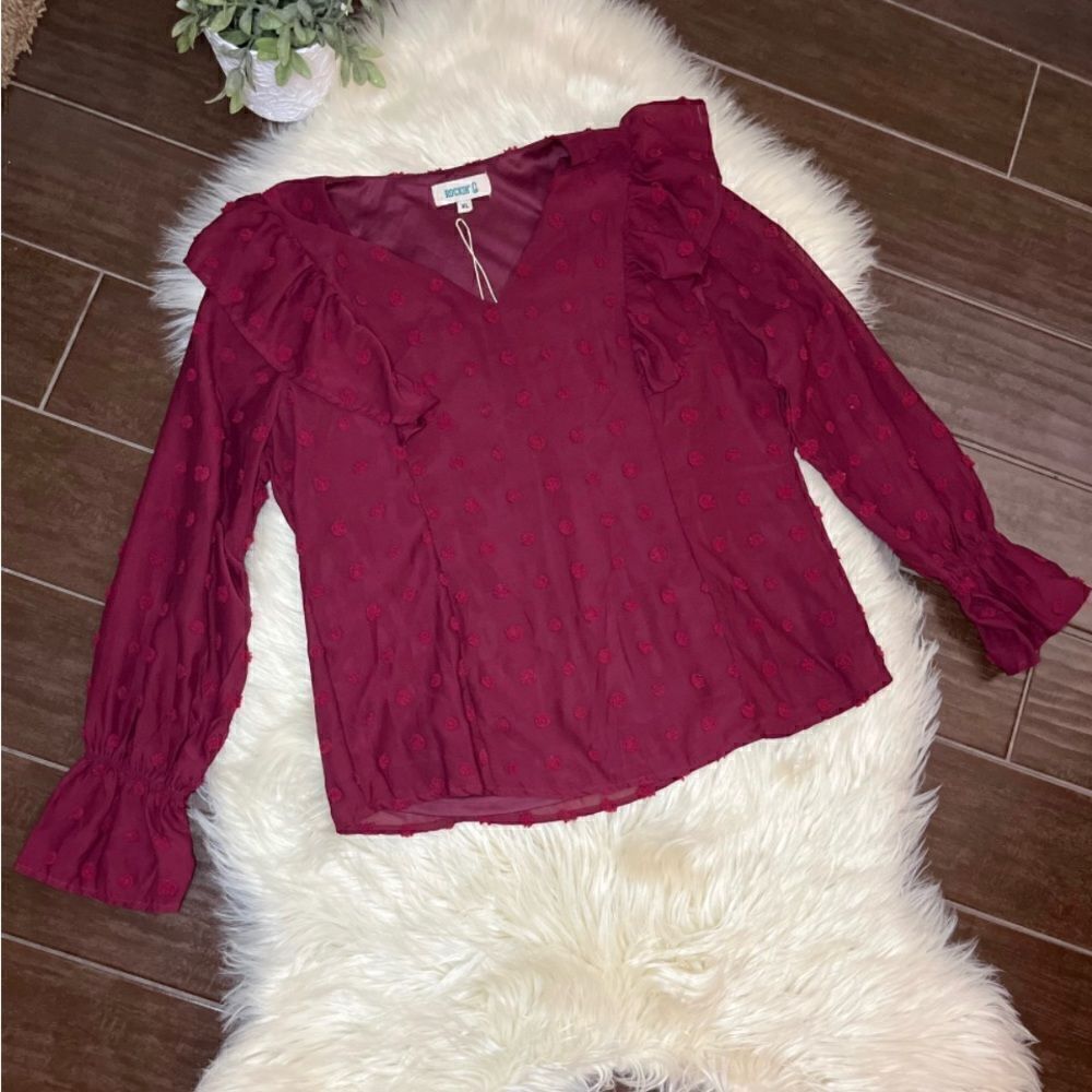 Rockin’ C burgundy Longsleeved ruffled textured dots blouse sz XL